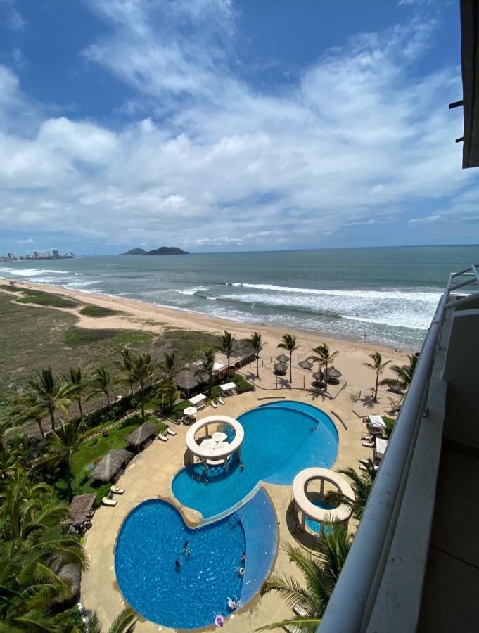 A Pie De Playa Con Alberca Jacuzzi Vista Al Mar Lägenhet Mazatlán Exteriör bild