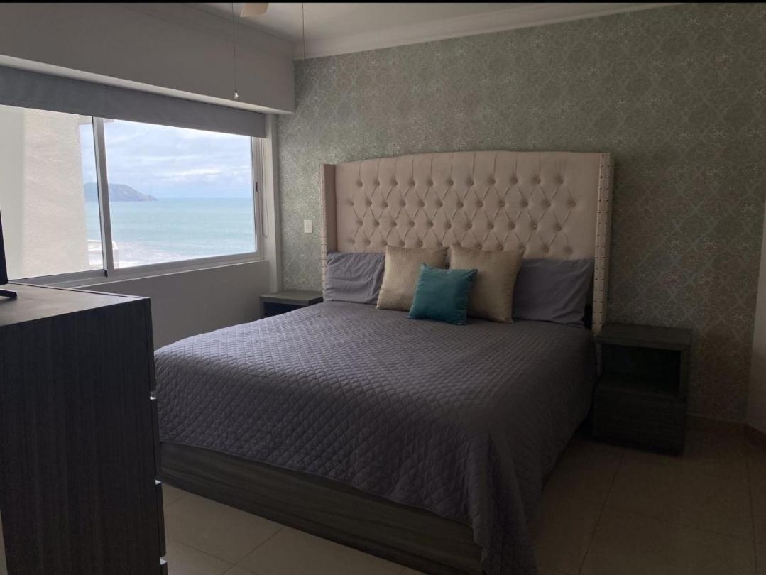 A Pie De Playa Con Alberca Jacuzzi Vista Al Mar Lägenhet Mazatlán Exteriör bild