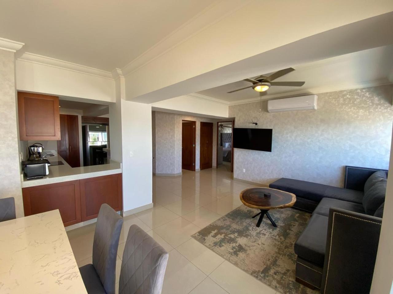A Pie De Playa Con Alberca Jacuzzi Vista Al Mar Lägenhet Mazatlán Exteriör bild