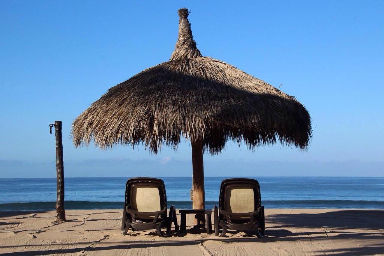 A Pie De Playa Con Alberca Jacuzzi Vista Al Mar Lägenhet Mazatlán Exteriör bild