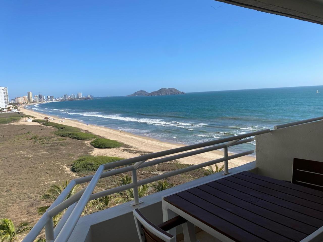 A Pie De Playa Con Alberca Jacuzzi Vista Al Mar Lägenhet Mazatlán Exteriör bild