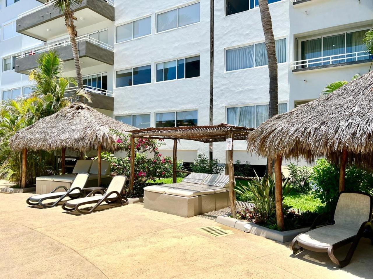 A Pie De Playa Con Alberca Jacuzzi Vista Al Mar Lägenhet Mazatlán Exteriör bild